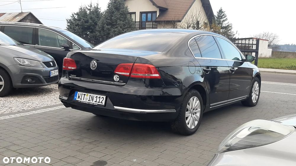 Volkswagen Passat 1.6 TDI Comfortline - 4