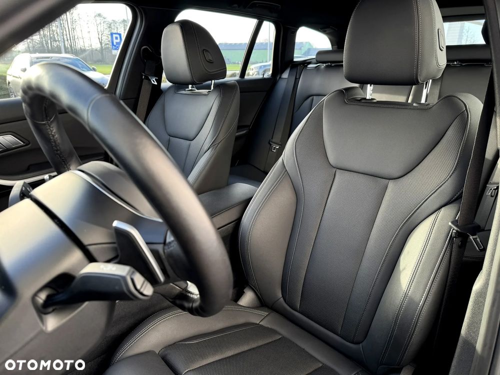 BMW Seria 3 318i - 10