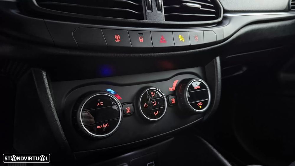 Fiat Tipo Station Wagon 1.3 M-Jet Lounge Tech - 37