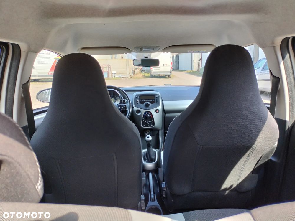 Toyota Aygo x-clusiv - 17