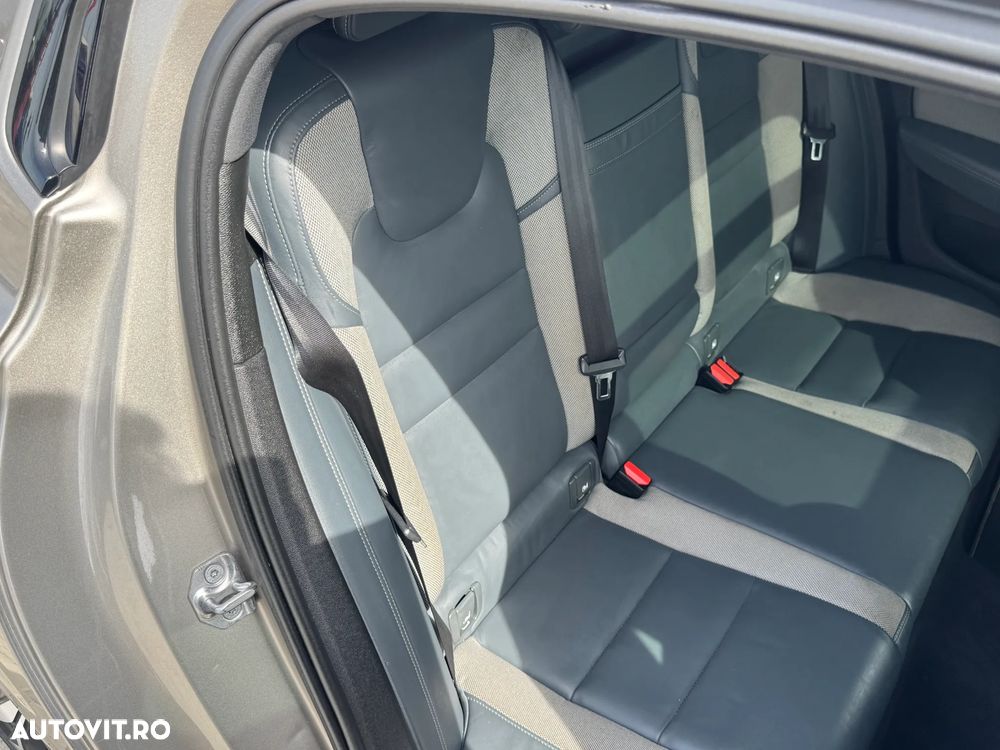Volvo S60 T4 Geartronic RDesign - 25