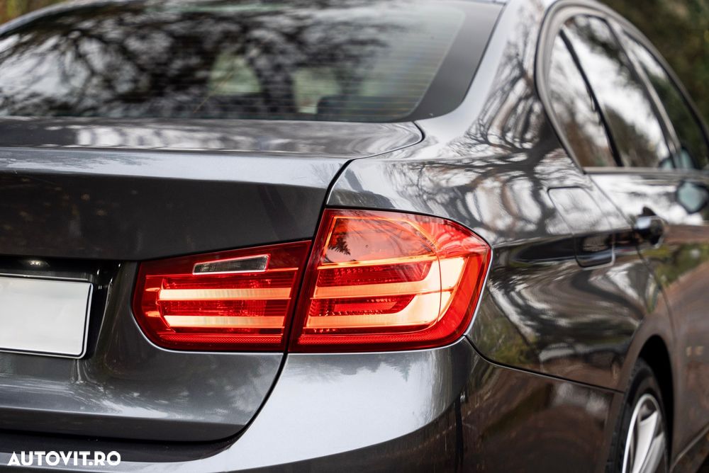 BMW Seria 3 328i Aut. Sport Line - 14