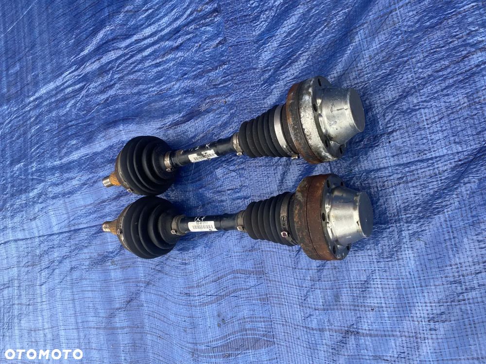 PÓŁOŚ PRAWA LEWA PRZÓD PRZEDNIA TOUAREG PORSCHE CAYENNE AUDI Q7 I 4L 3.0 TDI 2005-2009 7L0407271E - 1