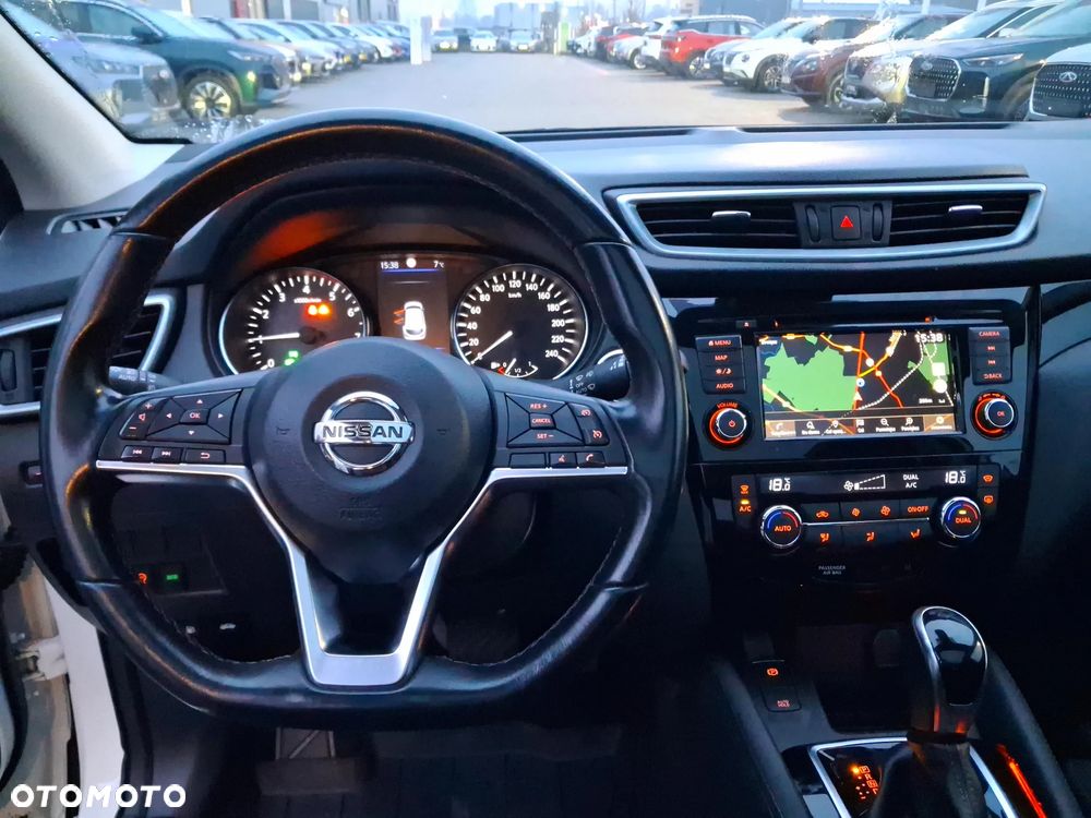 Nissan Qashqai 1.3 DIG-T N-Connecta DCT - 13
