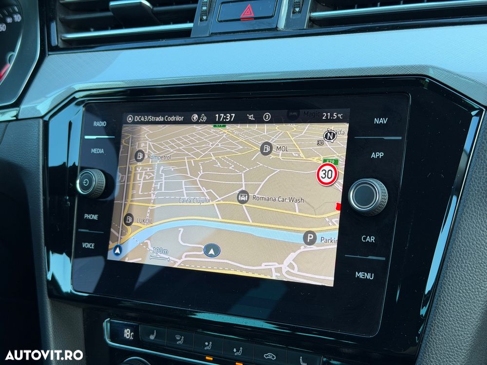 Volkswagen Passat 2.0 TDI SCR DSG Business - 24