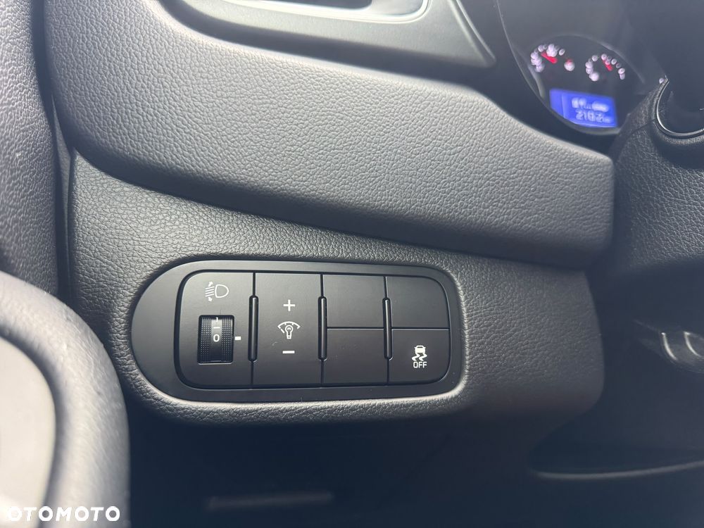 Kia Carens 1.6 GDI Dream Team Edition - 15