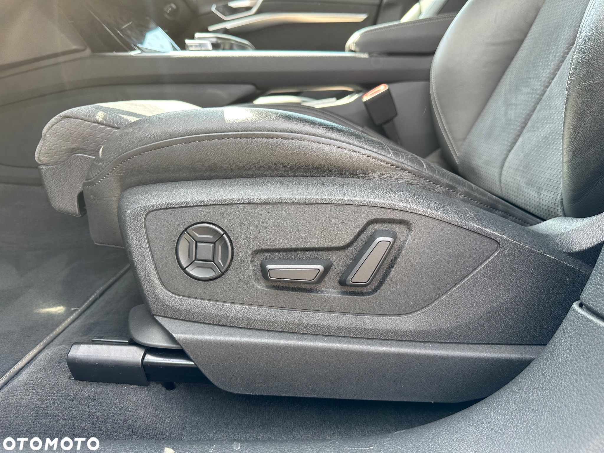 Audi e-tron 55 Quattro S Line - 20