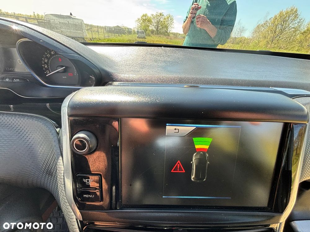 Peugeot 2008 PureTech 82 Allure - 25