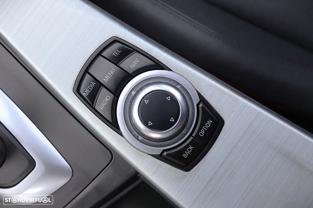 BMW 318 d Aut. Luxury Line - 23