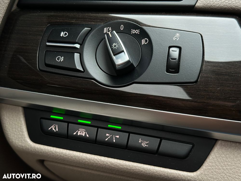 BMW Seria 7 740d xDrive - 28