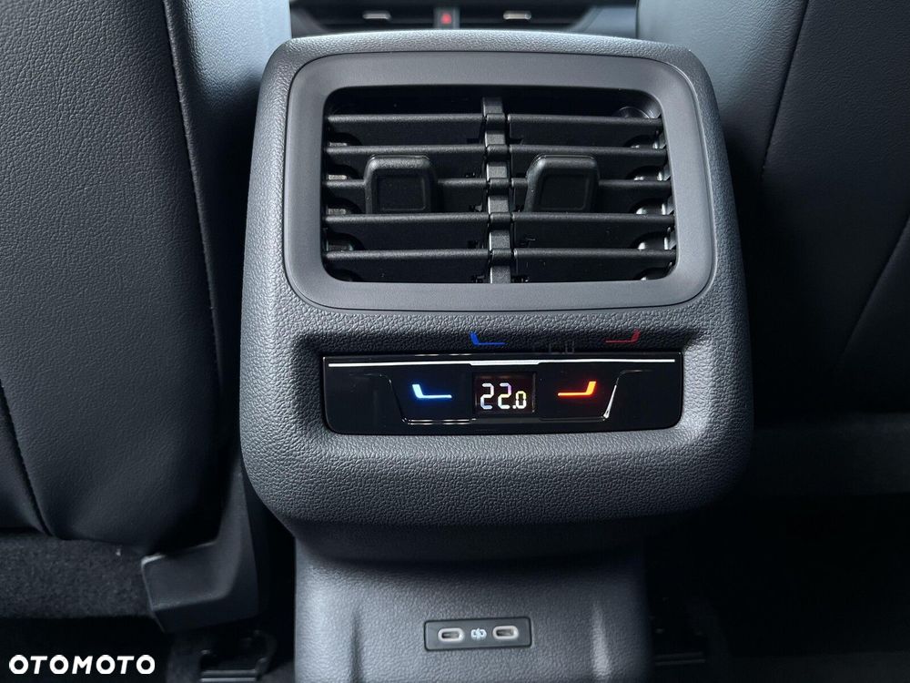 Volkswagen T-Roc - 18