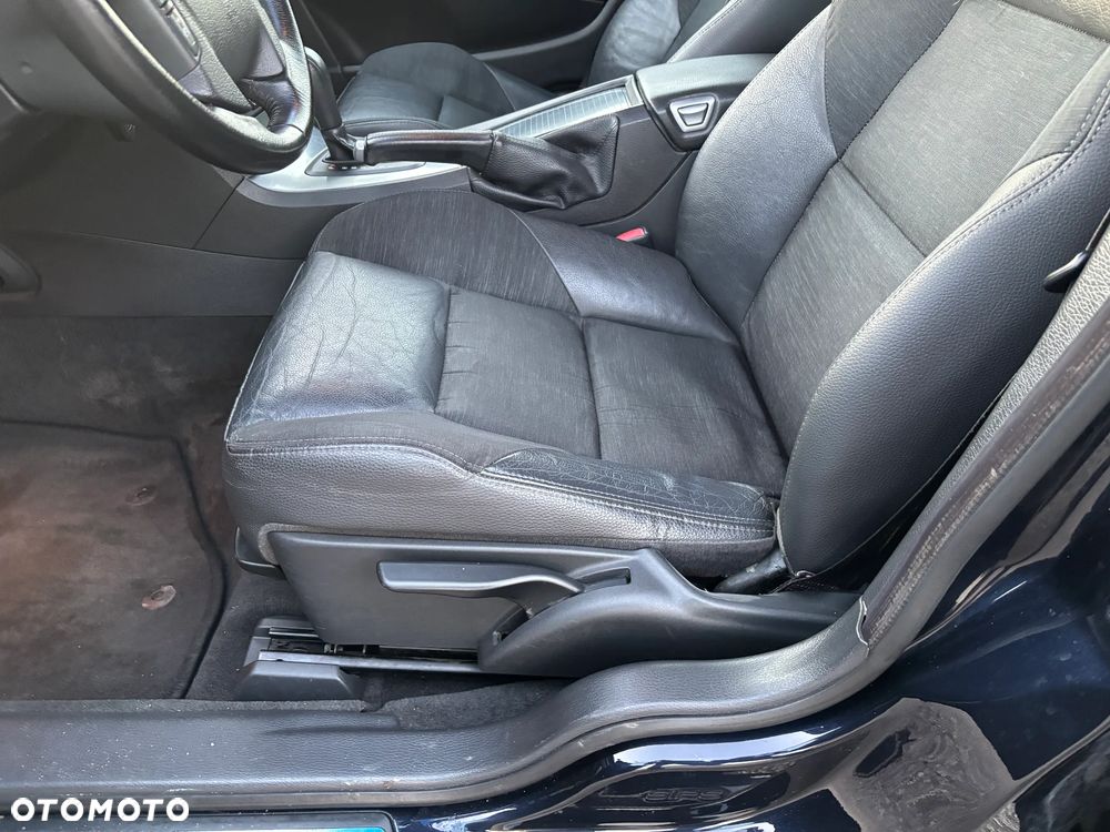 Volvo V70 2.4 Momentum - 24