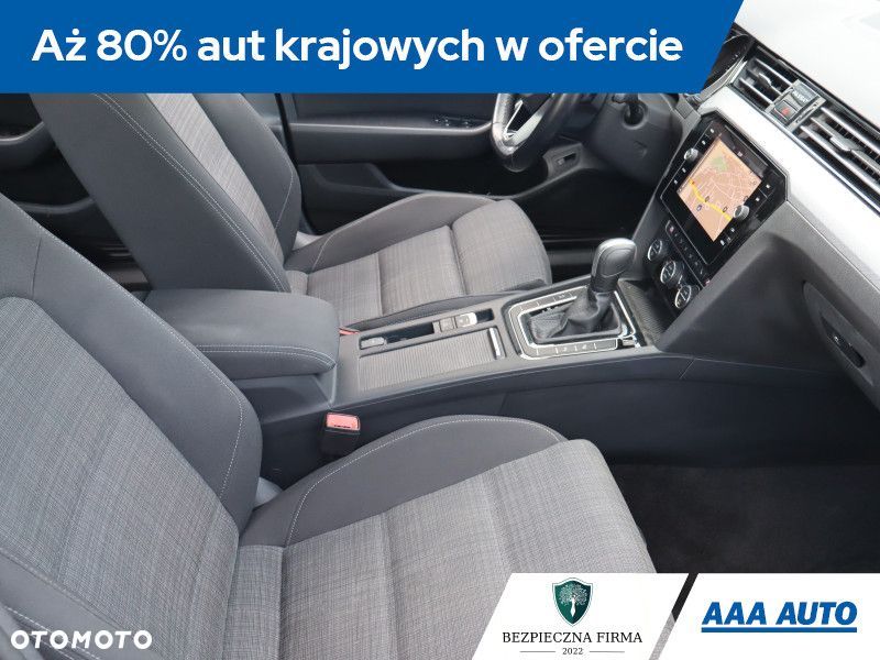 Volkswagen Passat - 10