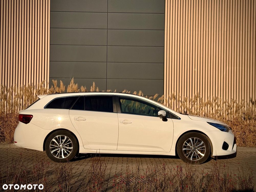 Toyota Avensis Touring Sports 1.8 Edition-S - 3