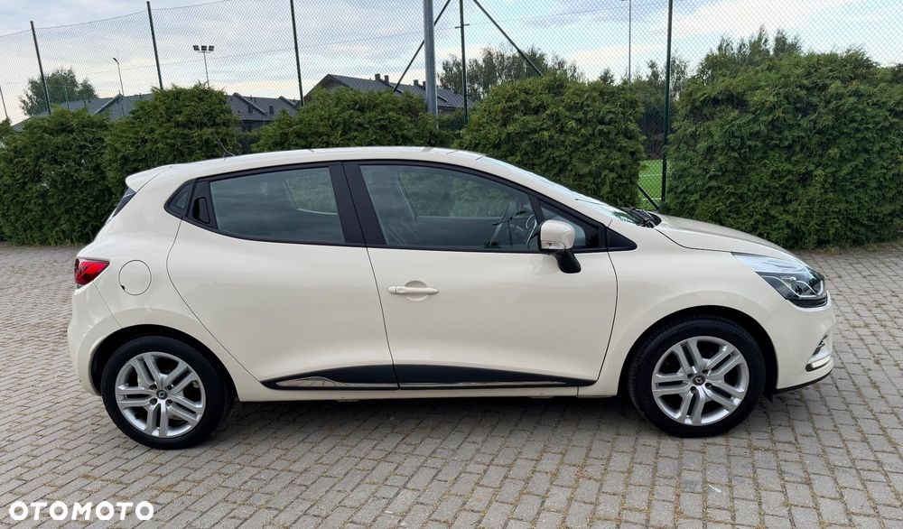 Renault Clio 1.2 16V Limited EU6 - 8