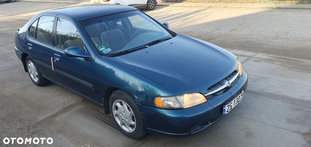 Nissan Altima - 2