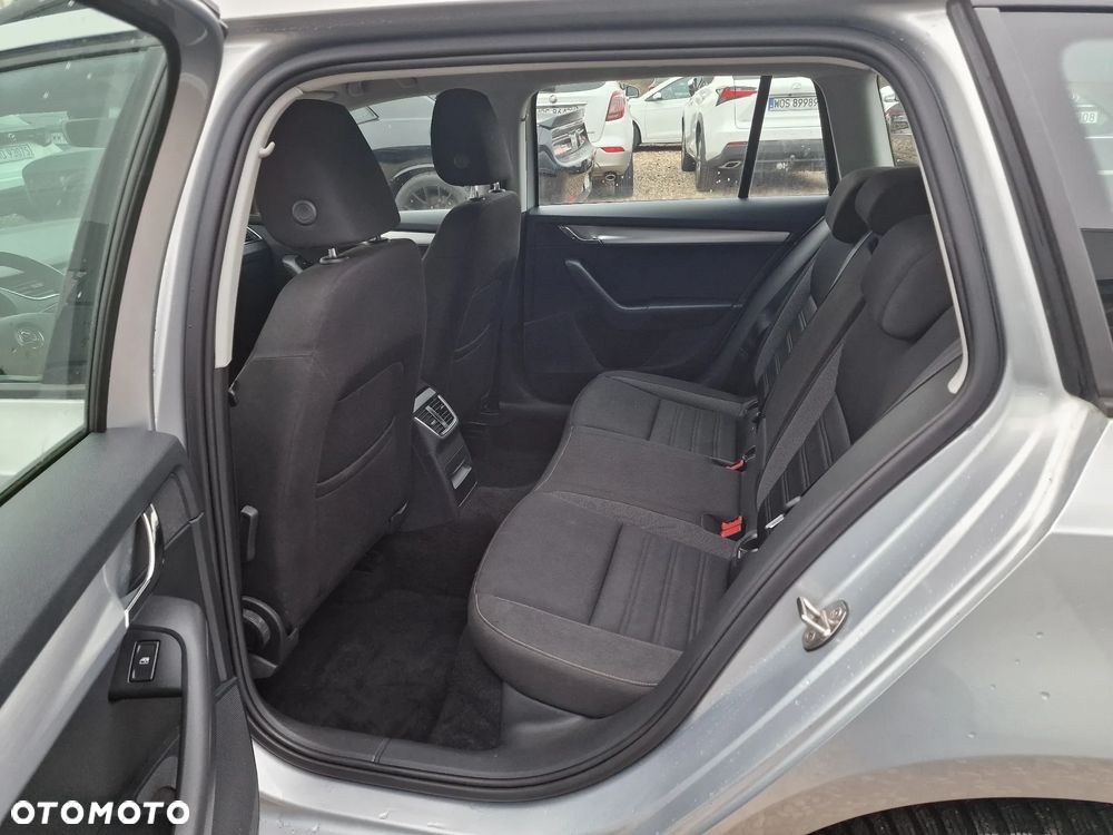 Skoda Octavia 1.6 TDI Style DSG - 12