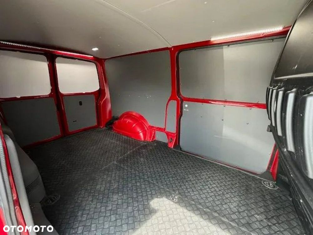 Volkswagen Transporter - 16