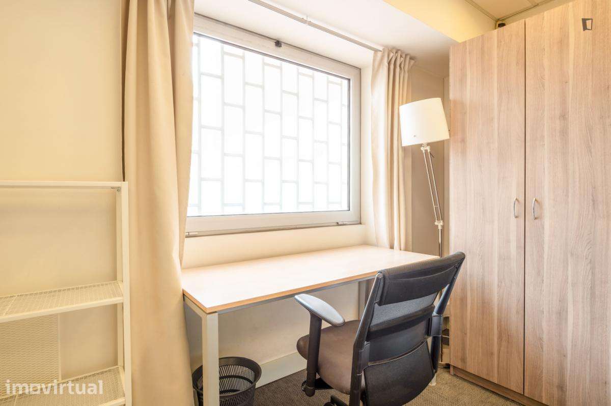 Quarto - localizado em Lisbon - Grande imagem: 2/26