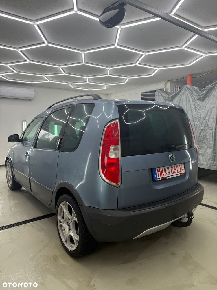 Skoda Roomster 1.4 16V Scout PLUS EDITION - 3