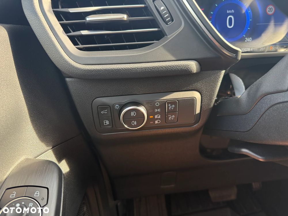 Ford Kuga 2.5P PHEV FWD Titanium X - 36