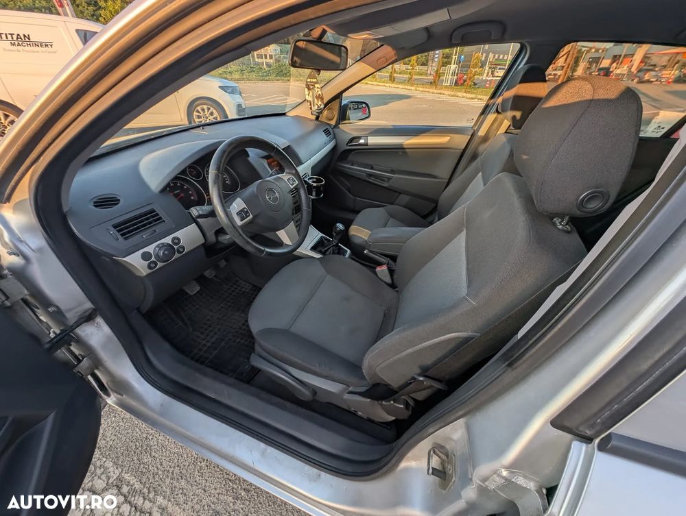 Opel Astra 1.6 Enjoy - 12
