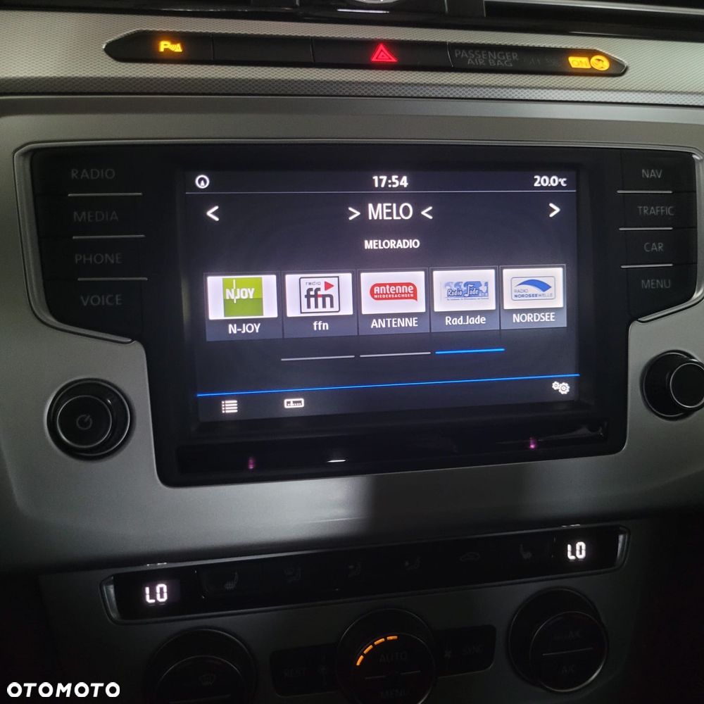 Volkswagen Passat - 22