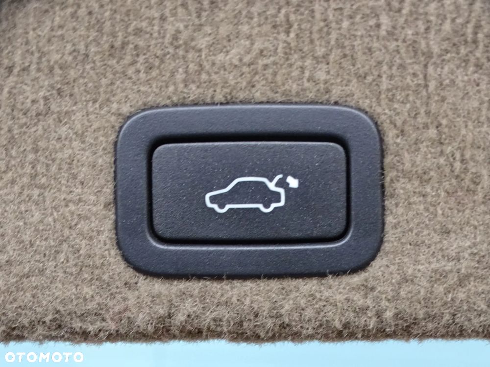 Volvo XC 60 D4 Momentum - 21