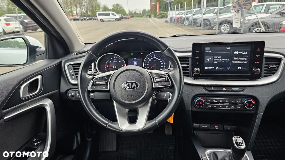 Kia Ceed 1.6 CRDi mHEV M - 6