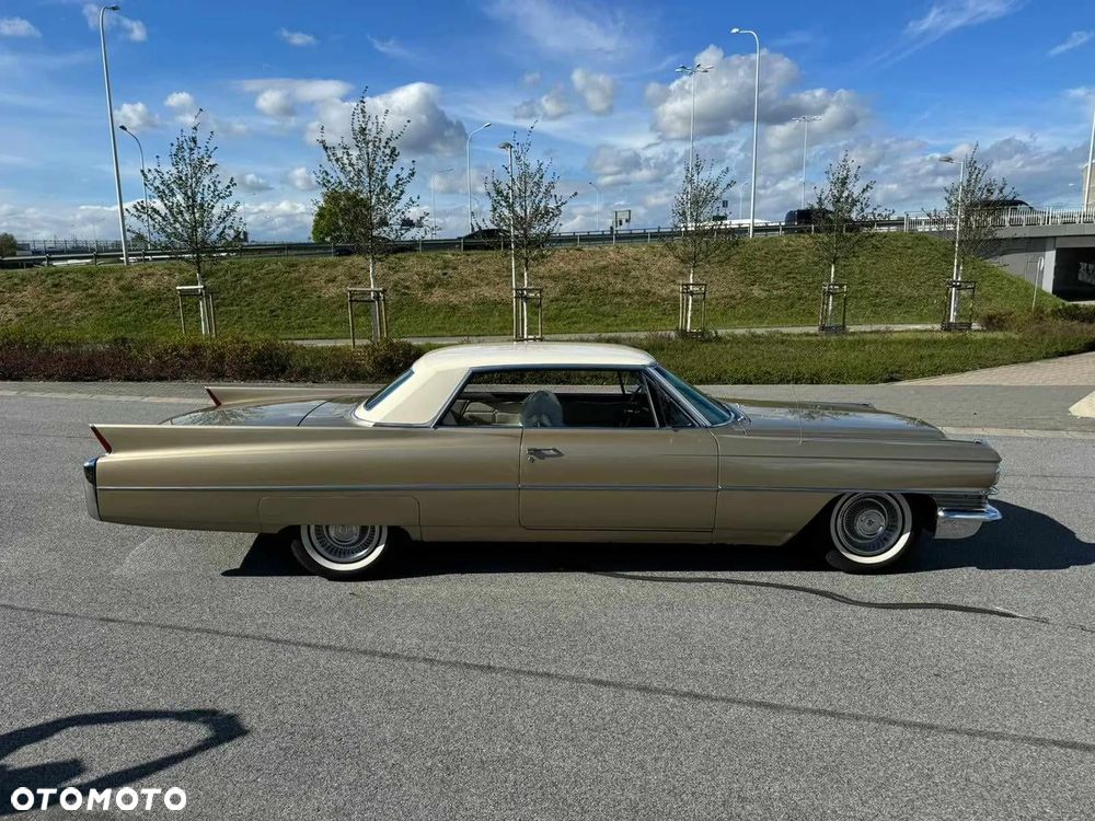 Cadillac Deville - 5