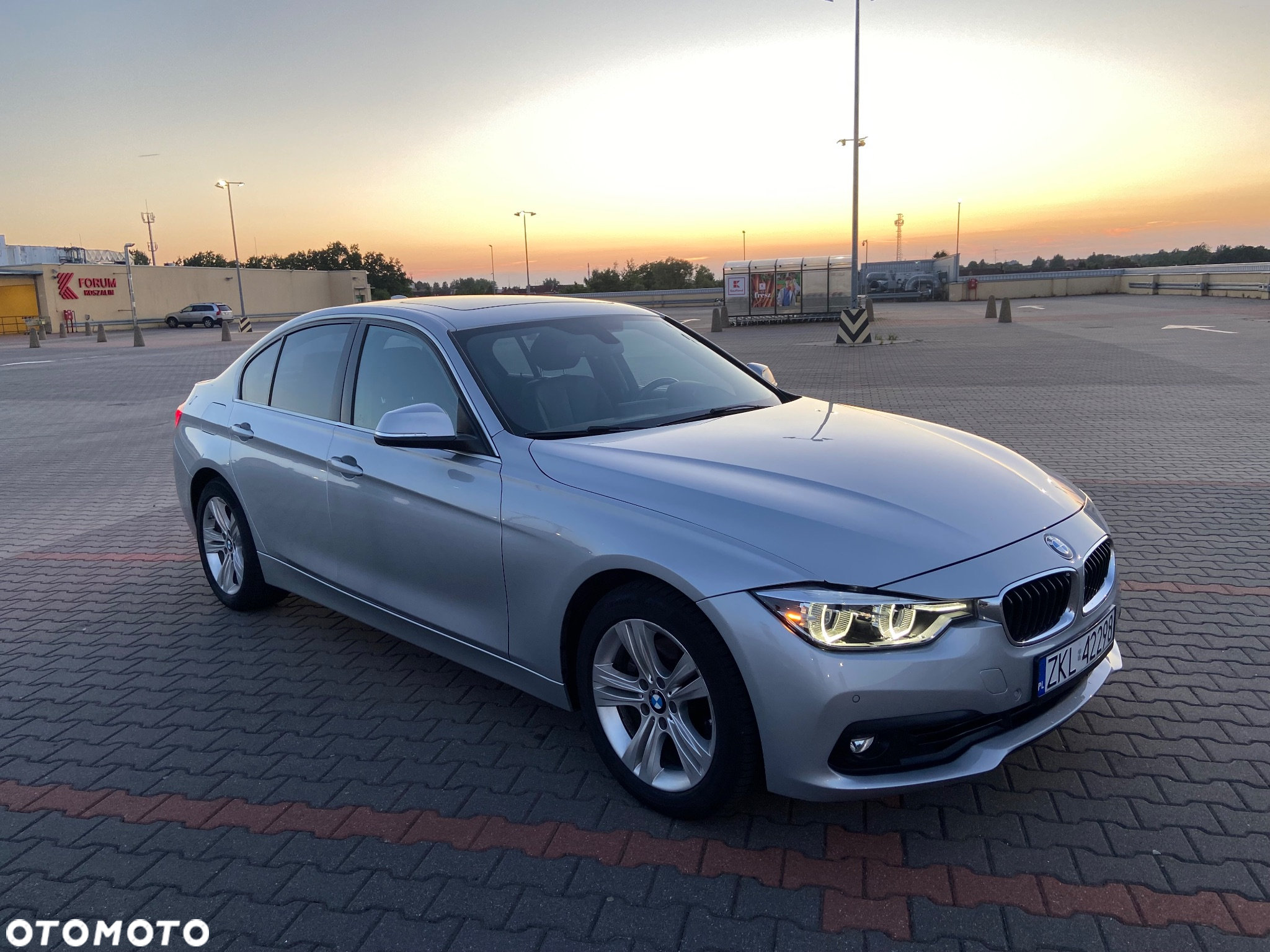 BMW Seria 3 330i - 8