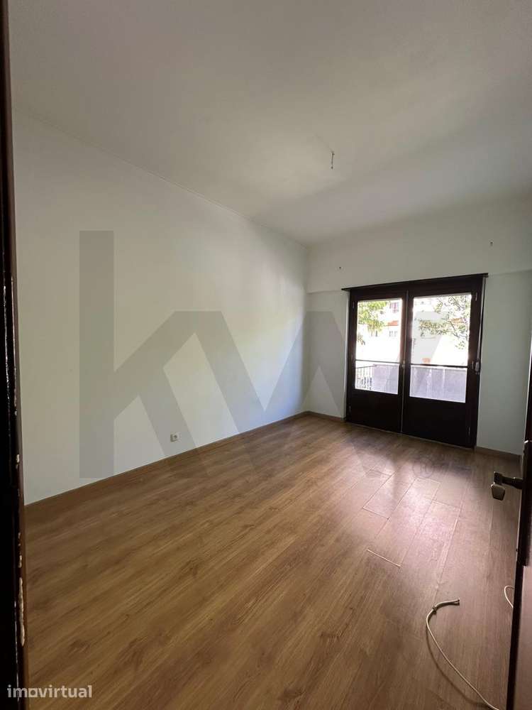 T2 com Varanda e Vista Rio – Localização Premium na Póvoa de Santa Iri - Grande imagem: 4/30