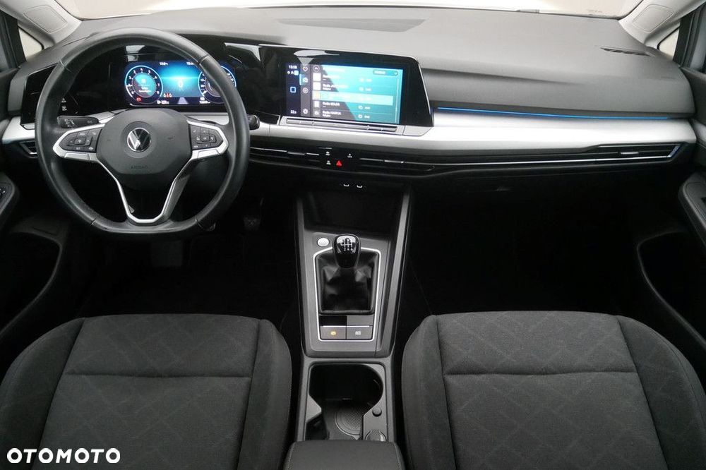 Volkswagen Golf - 8