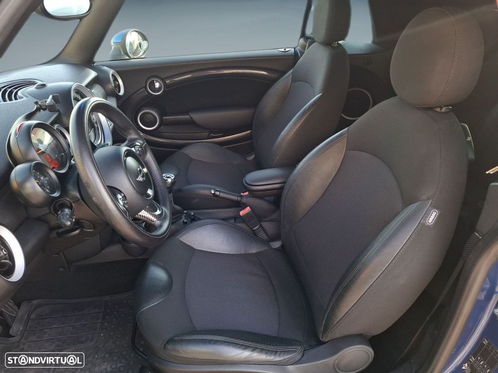 MINI Cabrio Cooper SD - 11