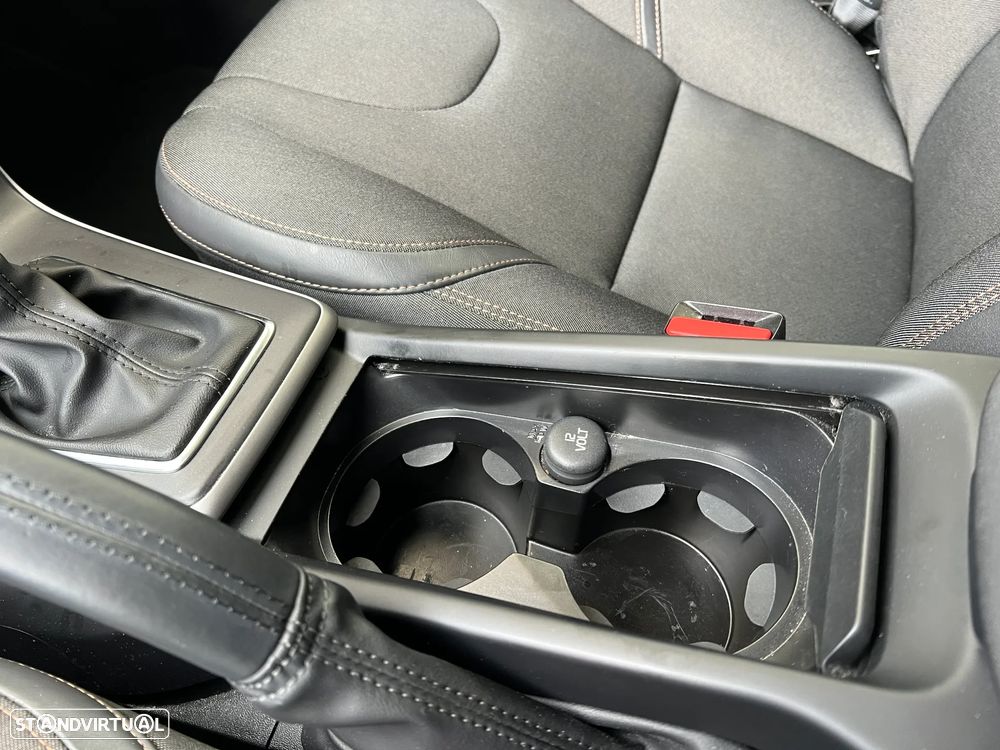 Volvo V40 Cross Country 1.5 T3 Plus Geartronic - 40