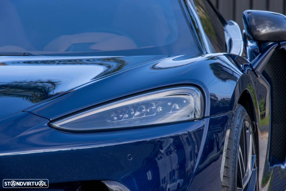 McLaren GT 4.0 Twin-Turbo V8 - 8