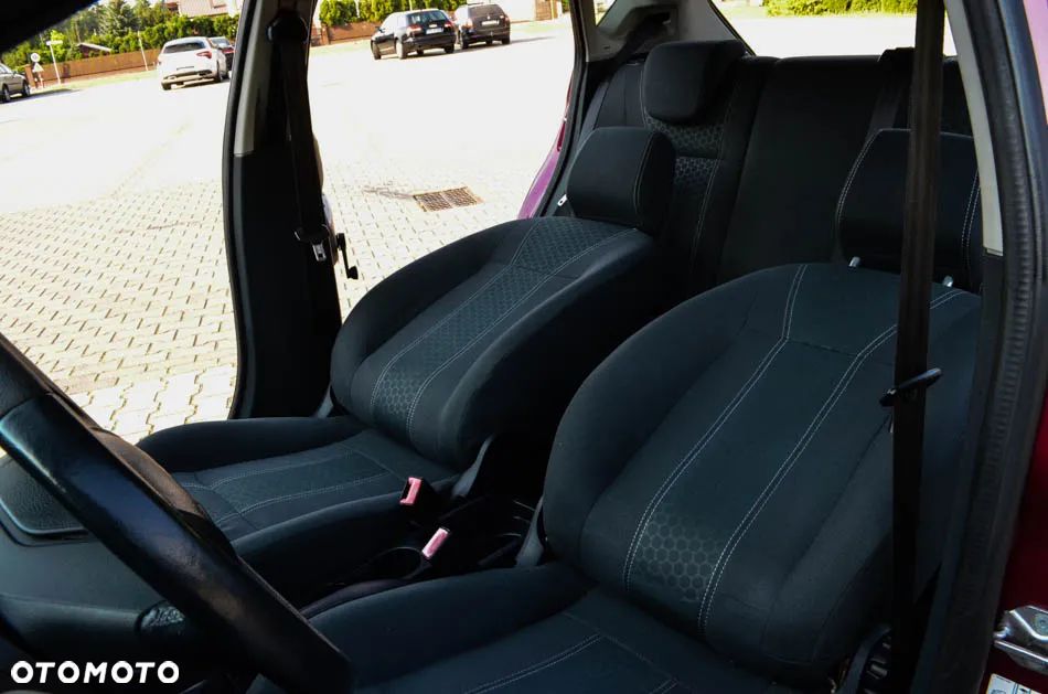 Ford Fiesta 1.25 Ambiente - 38