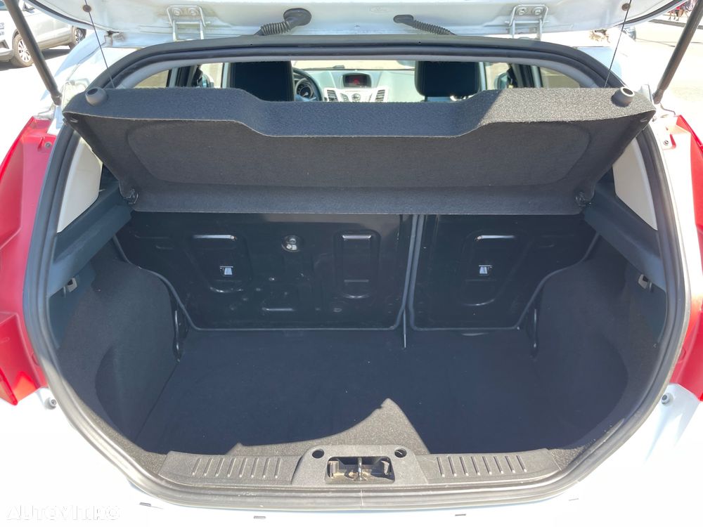 Ford Fiesta - 13