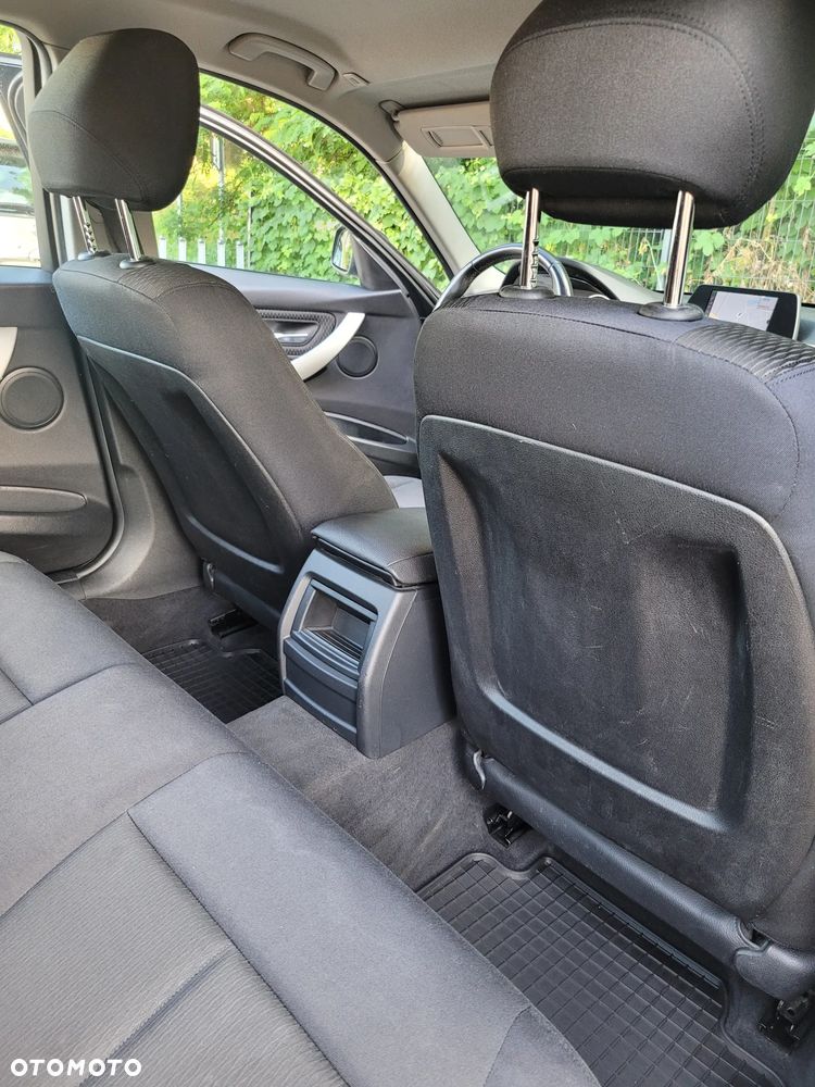 BMW Seria 3 - 17