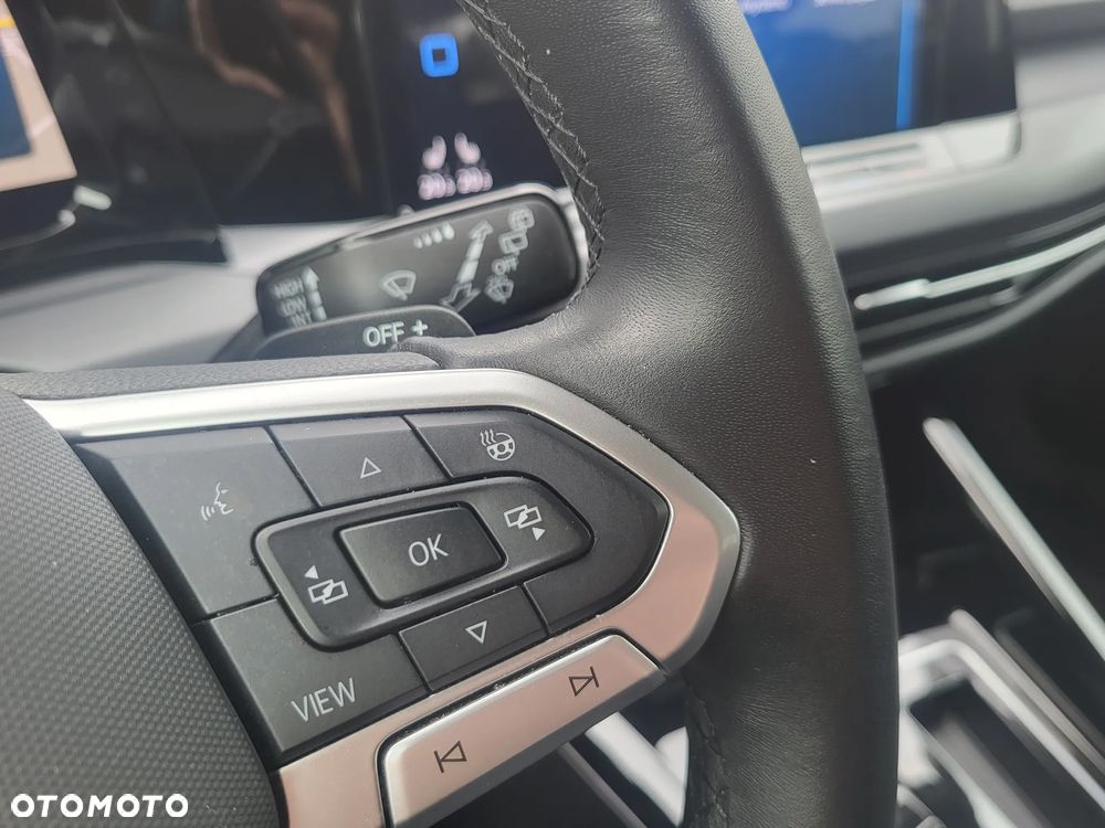 Volkswagen Golf - 22