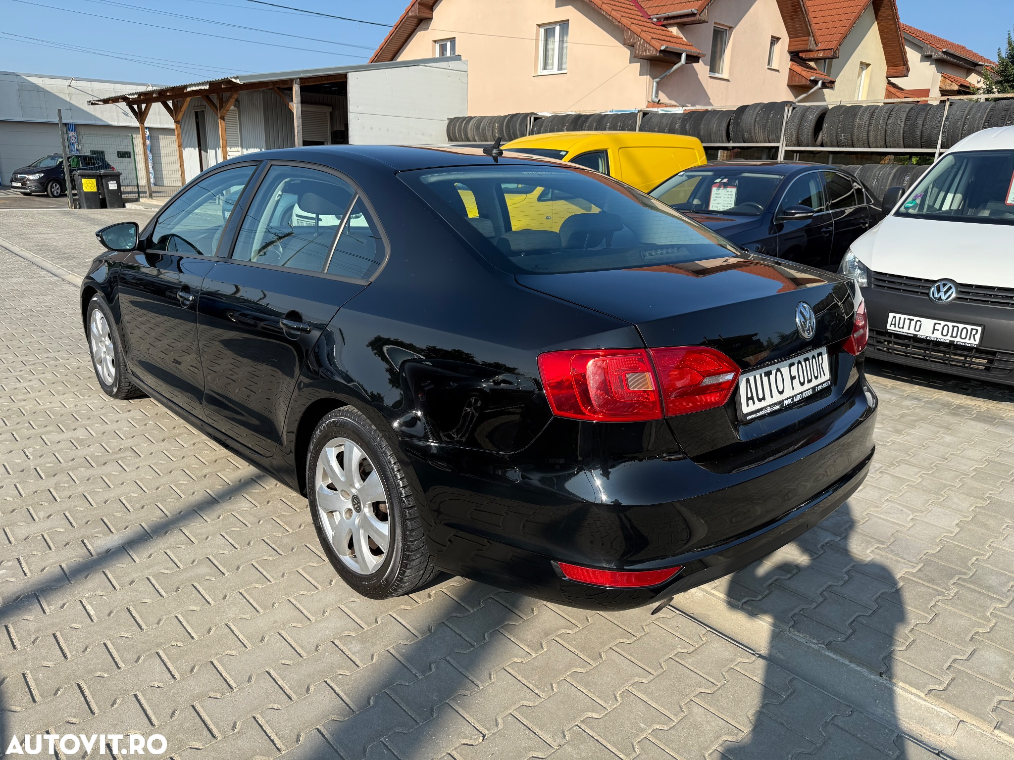 Volkswagen Jetta 1.6 TDI Blue Motion Technology Comfortline - 4