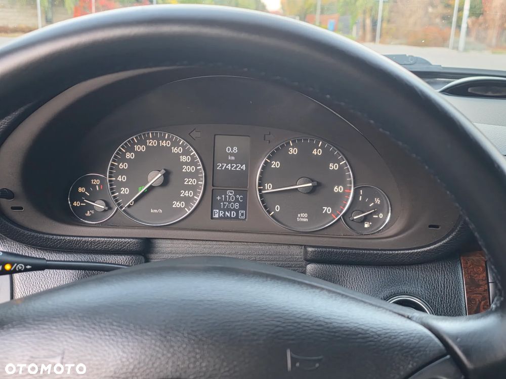 Mercedes-Benz Klasa C 200 Kompressor Automatik Classic - 32