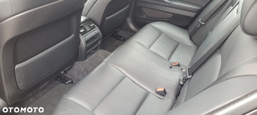 BMW Seria 5 528i xDrive - 3