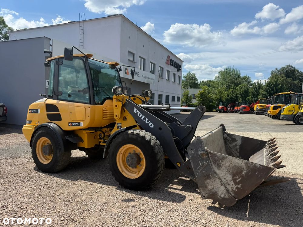 Volvo L 28 F - 9
