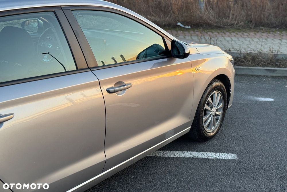 Hyundai i30 1.5 DPI Classic + - 22