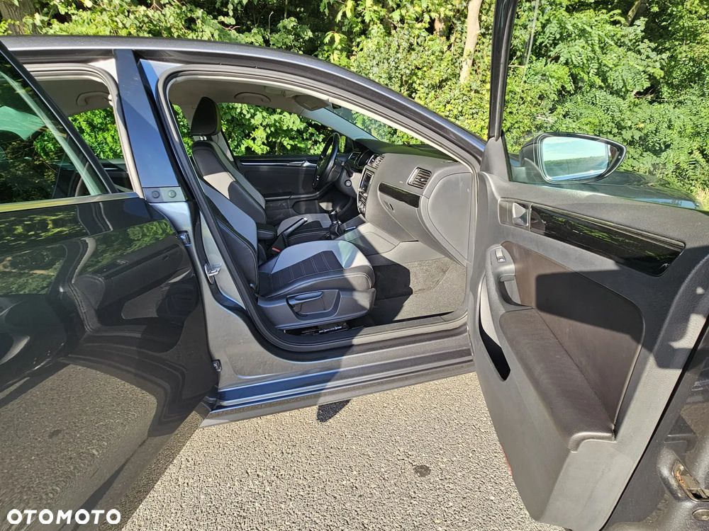 Volkswagen Jetta - 10