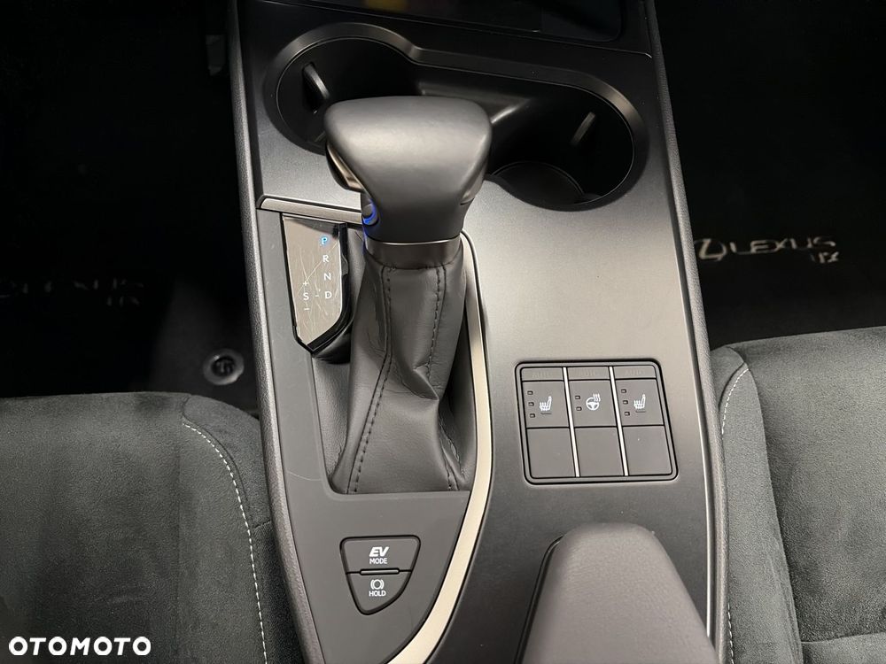 Lexus UX 250h GPF Business 2WD - 18
