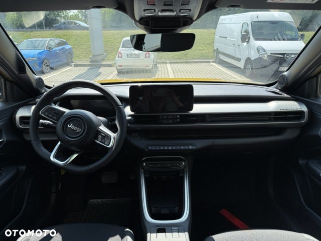 Jeep Avenger 1.2 T3 mHEV Altitude FWD eDCT6 - 13