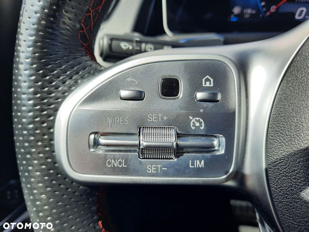 Mercedes-Benz GLB 200 d 4-Matic AMG Line 8G-DCT - 27