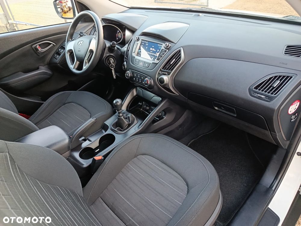 Hyundai ix35 blue 1.6 2WD Finale Silver - 12